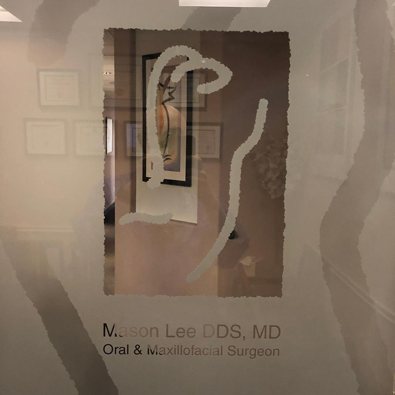 Door logo